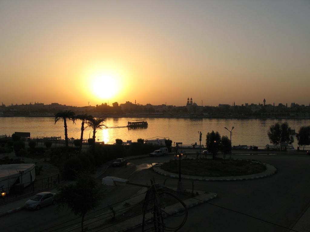 לוקסור Nile Valley Hotel מראה חיצוני תמונה